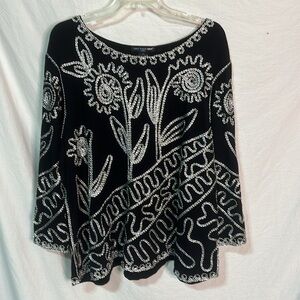Saint Tropez West 2x black white embroidered top very dressy scalloped hemline